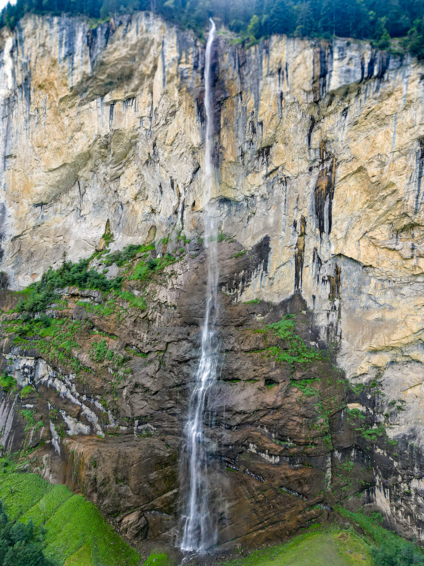 Staubbachfall Waterfall Chute d'eau Lauterbrunnen parking itinéraire, berner oberland, oberland bernois, Lauterbrunnen instagram, raquettes à Neige, Randonnée Montagne, randonnée pédestre, Itinéraire randonnée, chemin, parcours GPS, tracé gpx, SwissTopo, randonnée, Suisse-Rando, Schweizer wanderwege, idée de randonnée pédestre en Suisse, randotherapie, randothérapie, randotherapie.fun Staubbachfall Waterfall Chute d'eau Lauterbrunnen parking itinéraire, berner oberland, oberland bernois, Lauterbrunnen instagram, raquettes à Neige, Randonnée Montagne, randonnée pédestre, Itinéraire randonnée, chemin, parcours GPS, tracé gpx, SwissTopo, randonnée, Suisse-Rando, Schweizer wanderwege, idée de randonnée pédestre en Suisse, randotherapie, randothérapie, randotherapie.fun